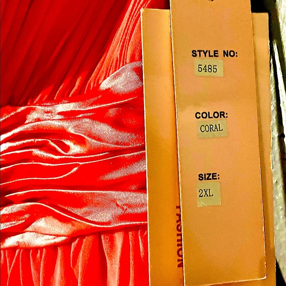 Coral one shoulder dresses - Picture 4 of 5